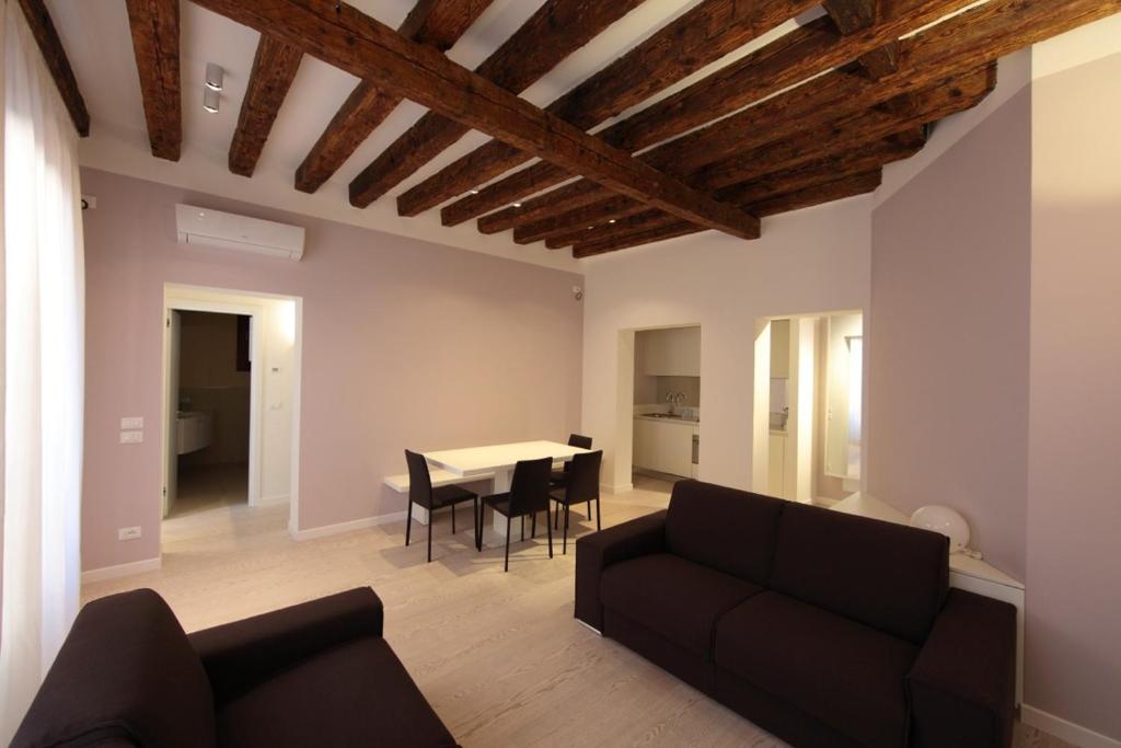 San Marco White Apartment 4