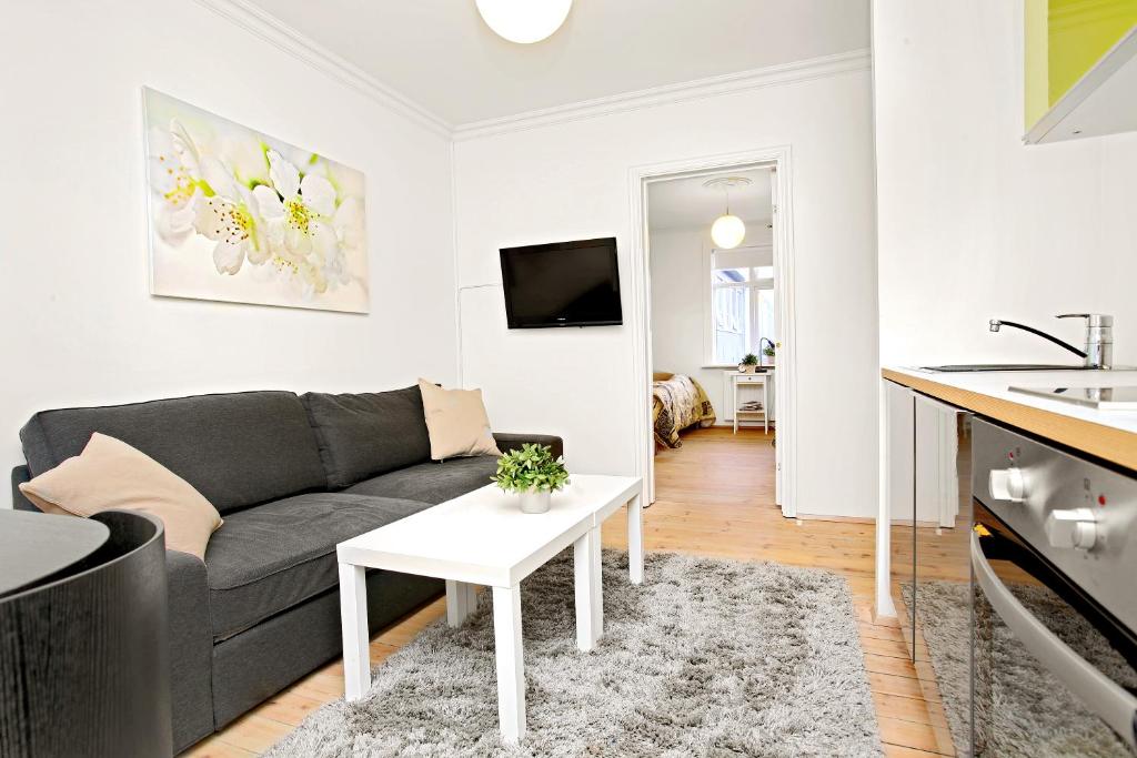 Alfred's Apartments 4