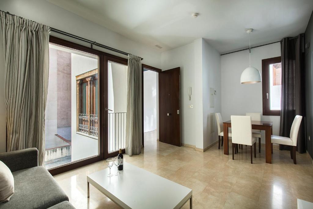 tuGuest Elvira Suites 3