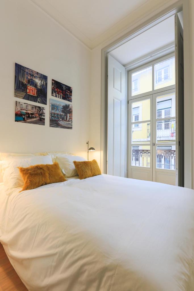 Bacalhoeiros 99 - Beautiful and bright Apartment @ Baixa, Chiado 2