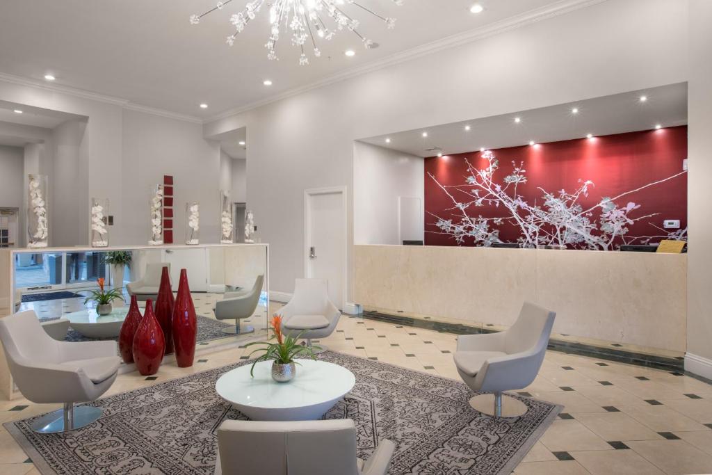 The Point Hotel & Suites Universal Image