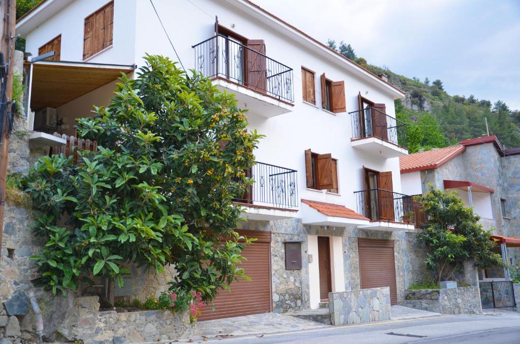 Gold Mountain House 6