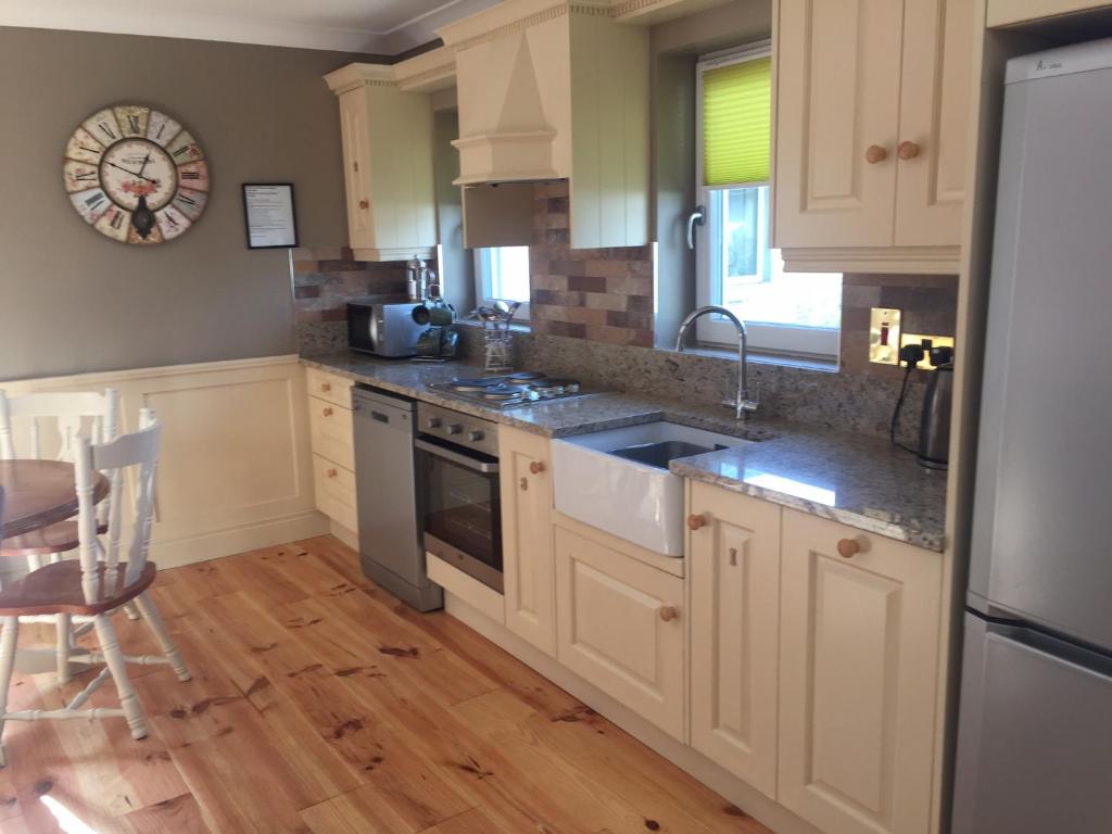 Professional & Approved Self Catering Short Term Holiday Homes 8