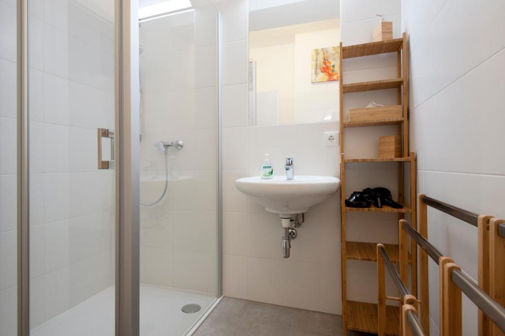 City-Apartment Lendviertel - PRIVATE PARKING GARAGE 8
