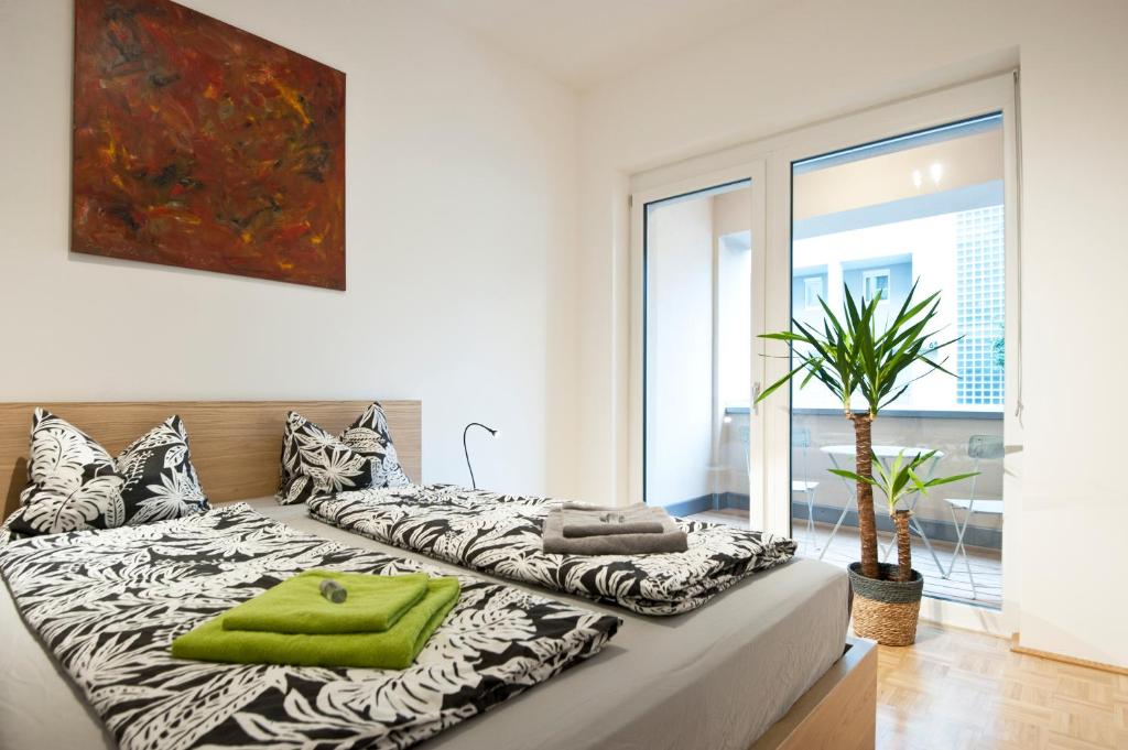 City-Apartment Lendviertel - PRIVATE PARKING GARAGE 4