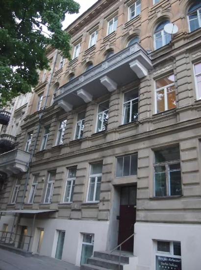 Teatro Apartments 6
