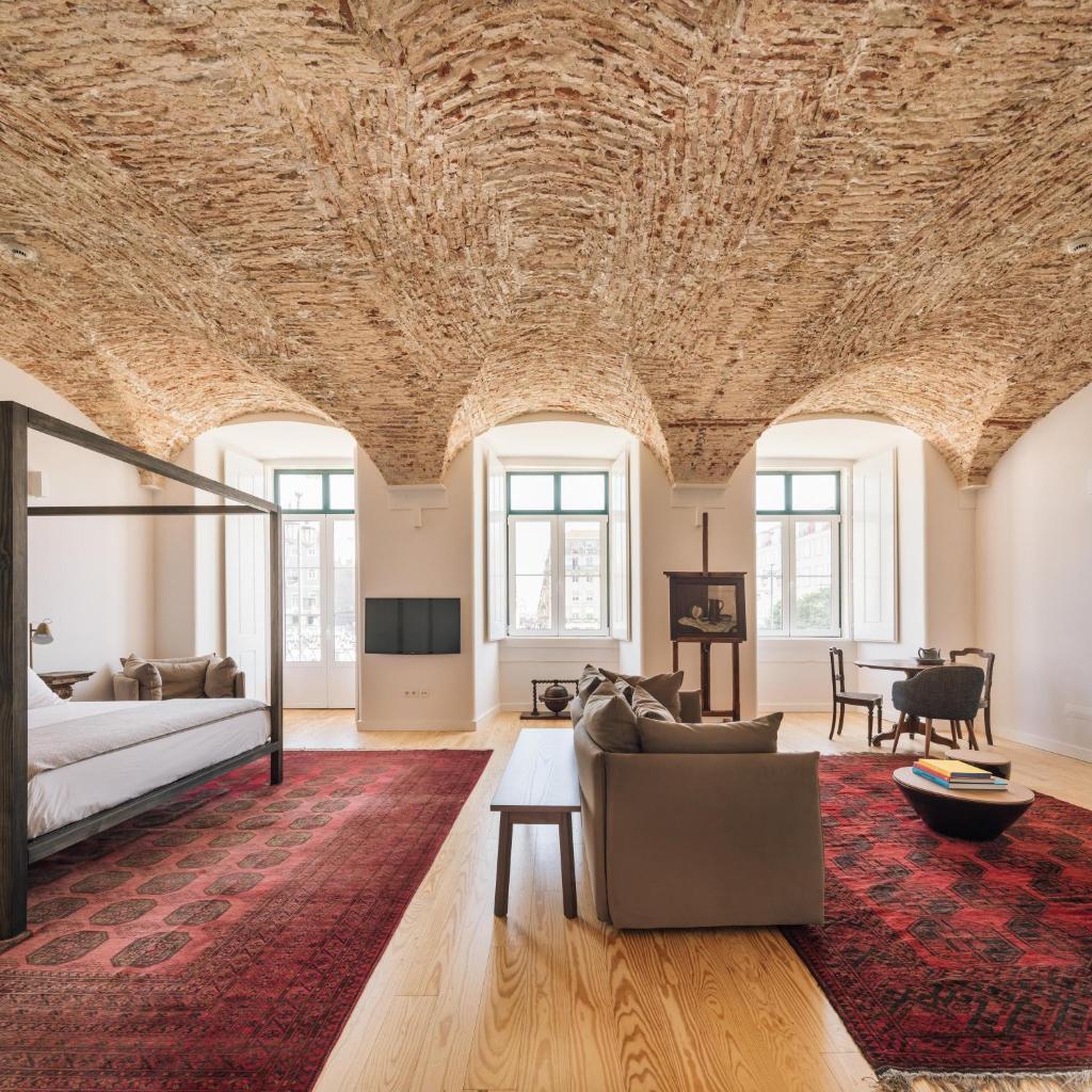 The Visionaire Apartments 7