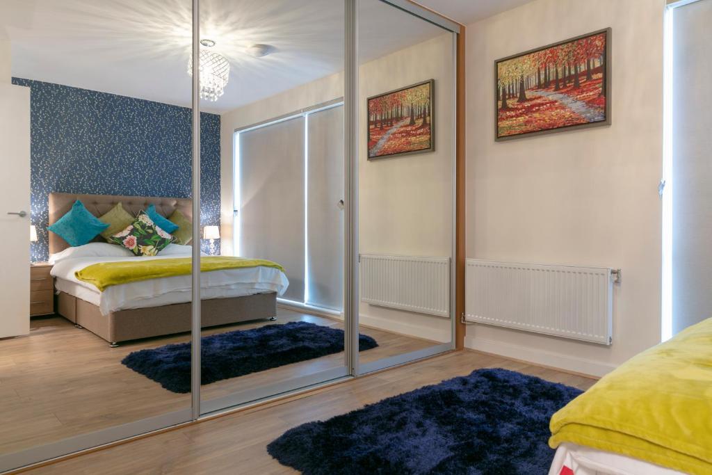Contemporary & Exquisite Trumpington Townhouse with Parking & 5 mins to Addenbrookes & Papworth hospitals 7