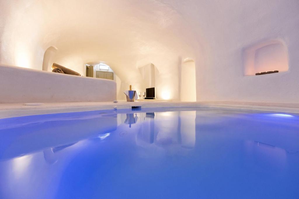 Kampanario Luxury Two-Bedroom Villa with Private Jacuzzi 4