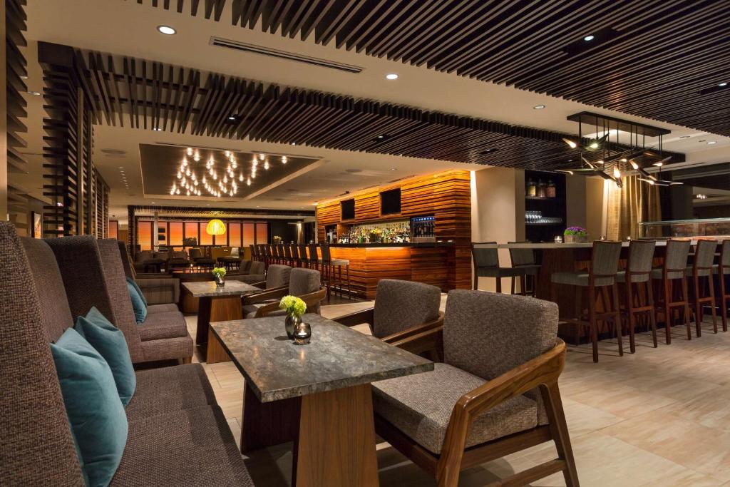 Hyatt Centric Chicago Magnificent Mile Image