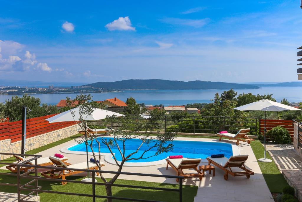 Holiday home Magic view with private heated pool 7