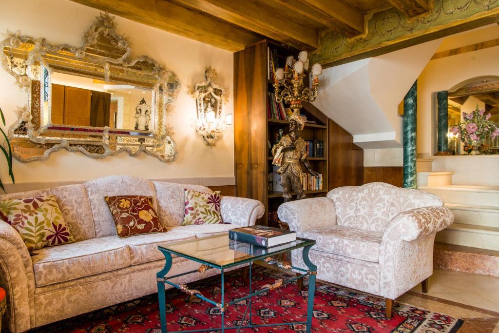 Hotel Santo Stefano Image