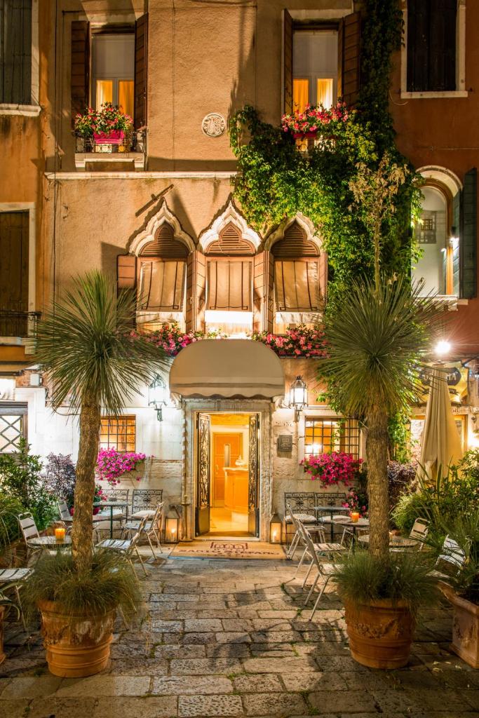 Hotel Santo Stefano Image