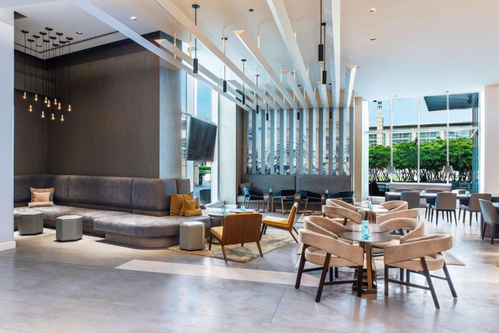 Hyatt Regency McCormick Place Chicago Image