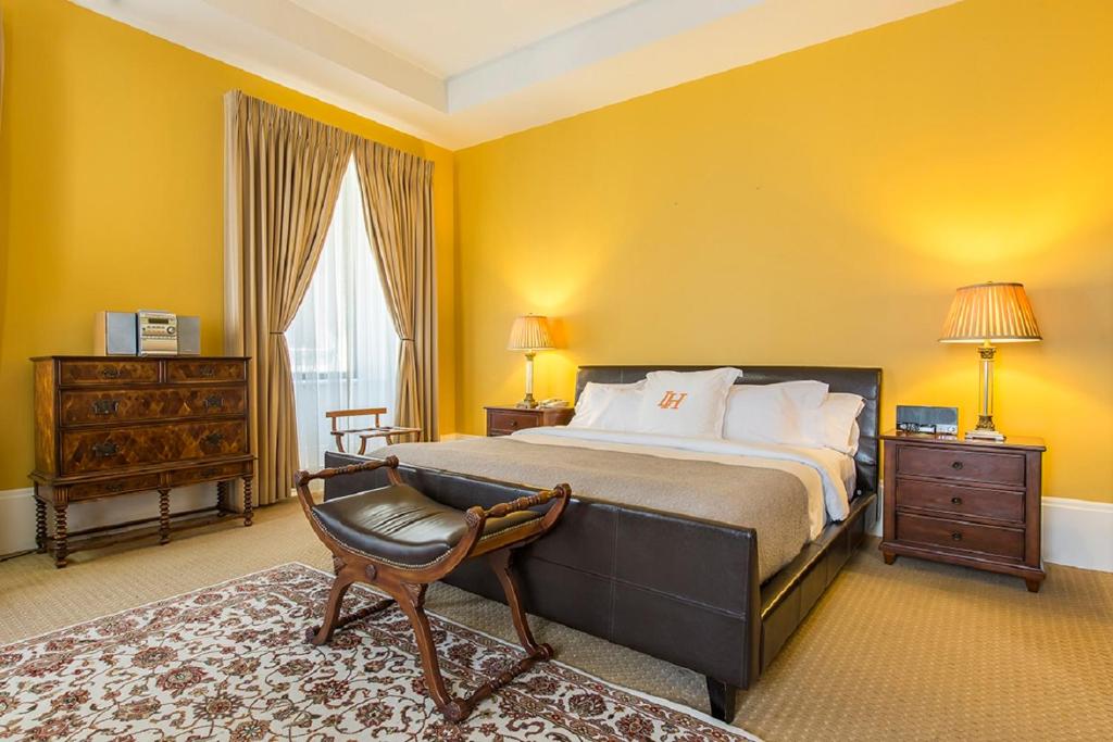 LHotel Image