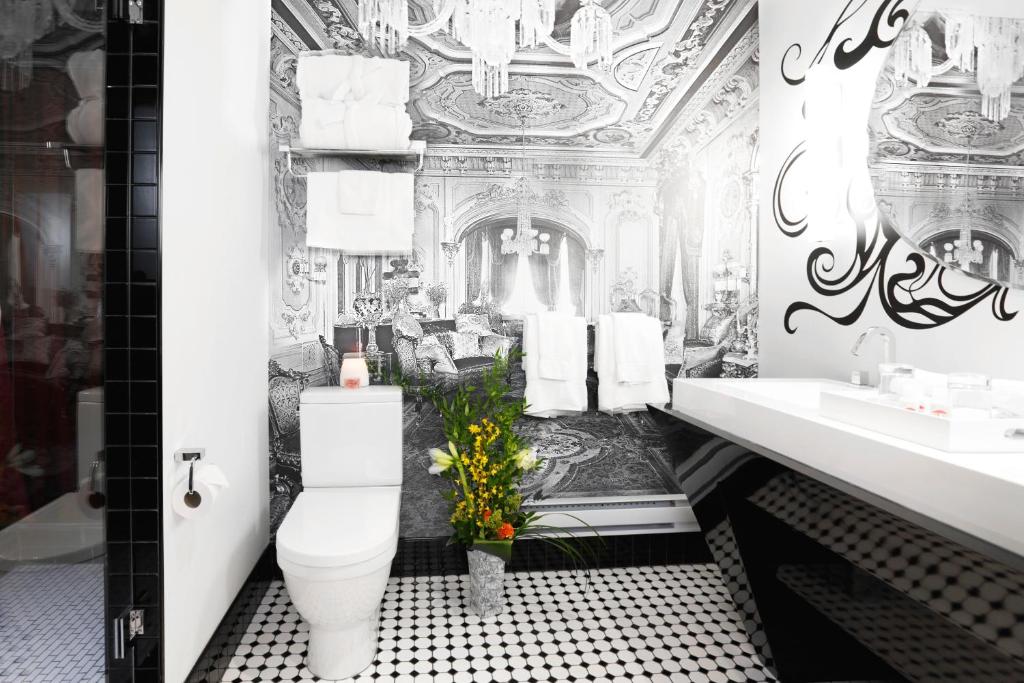 Hotel Chez Swann Image
