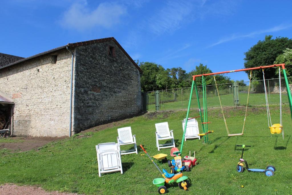 "LES MONNATS" GITE 8 personnes à la campagne 5