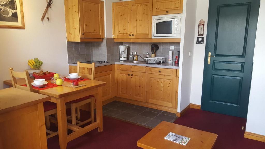 Photo de la galerie de l'établissement Résidence les chalets du Galibier Piscine Sauna Hammam WIFI, à Valloire