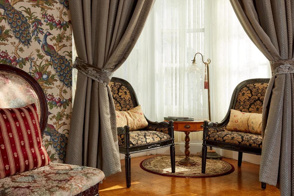 Queen Anne Image