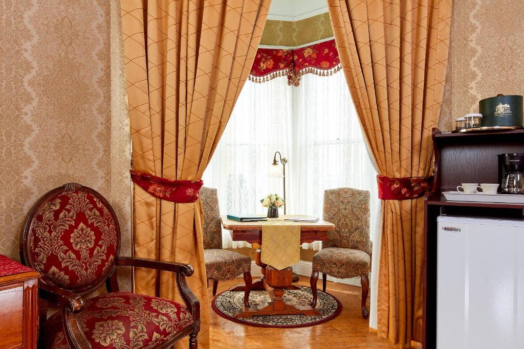Queen Anne Image