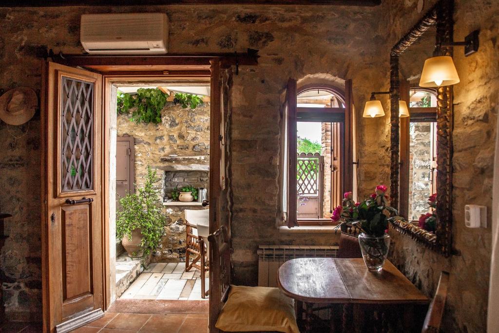 Dorovinis Country Houses 2