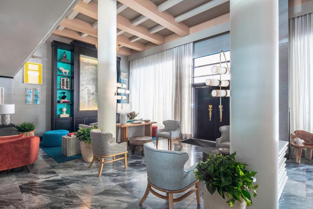 Hotel Triton Image