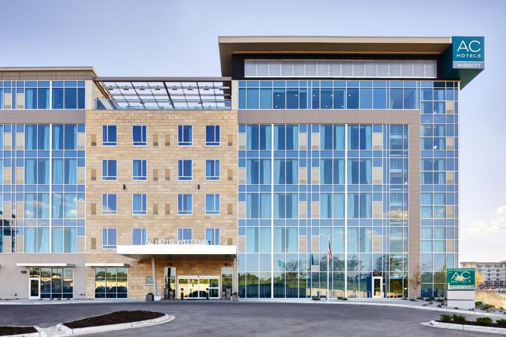 AC Hotel by Marriott Minneapolis West End Image