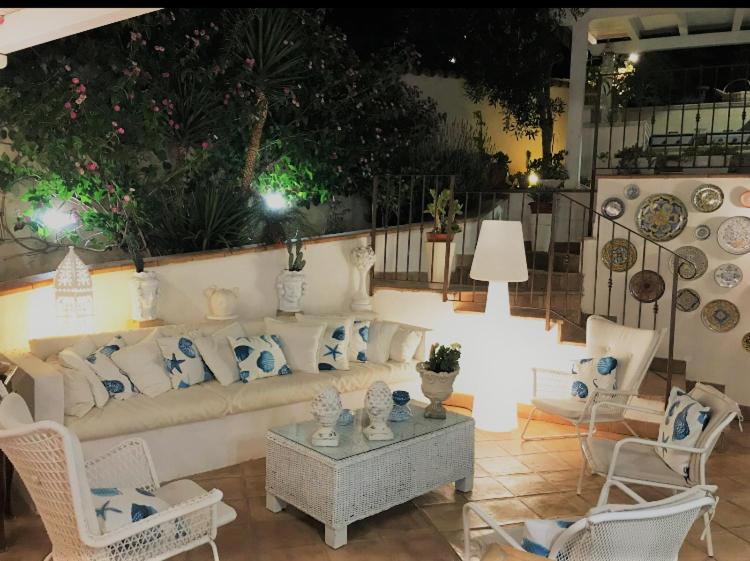 Coin salon dans l'établissement The queen's house