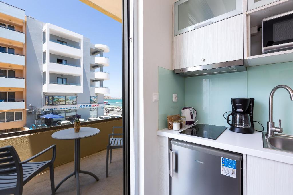 Meltemi Coast Suites 3