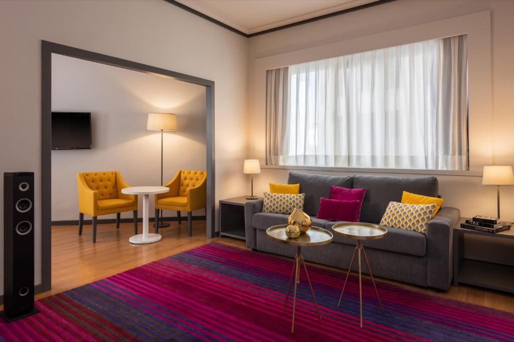 Hotel Madrid Plaza de España, Affiliated by Meliá Image