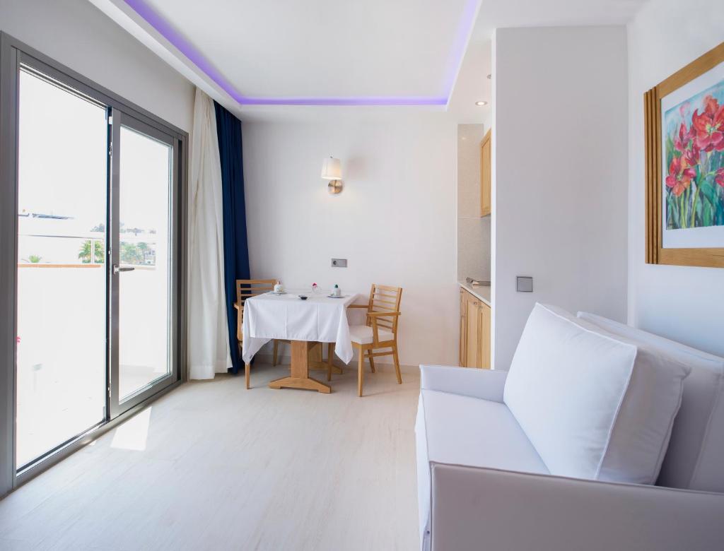 My Way Luxury Ibiza Studio - AB Group 7