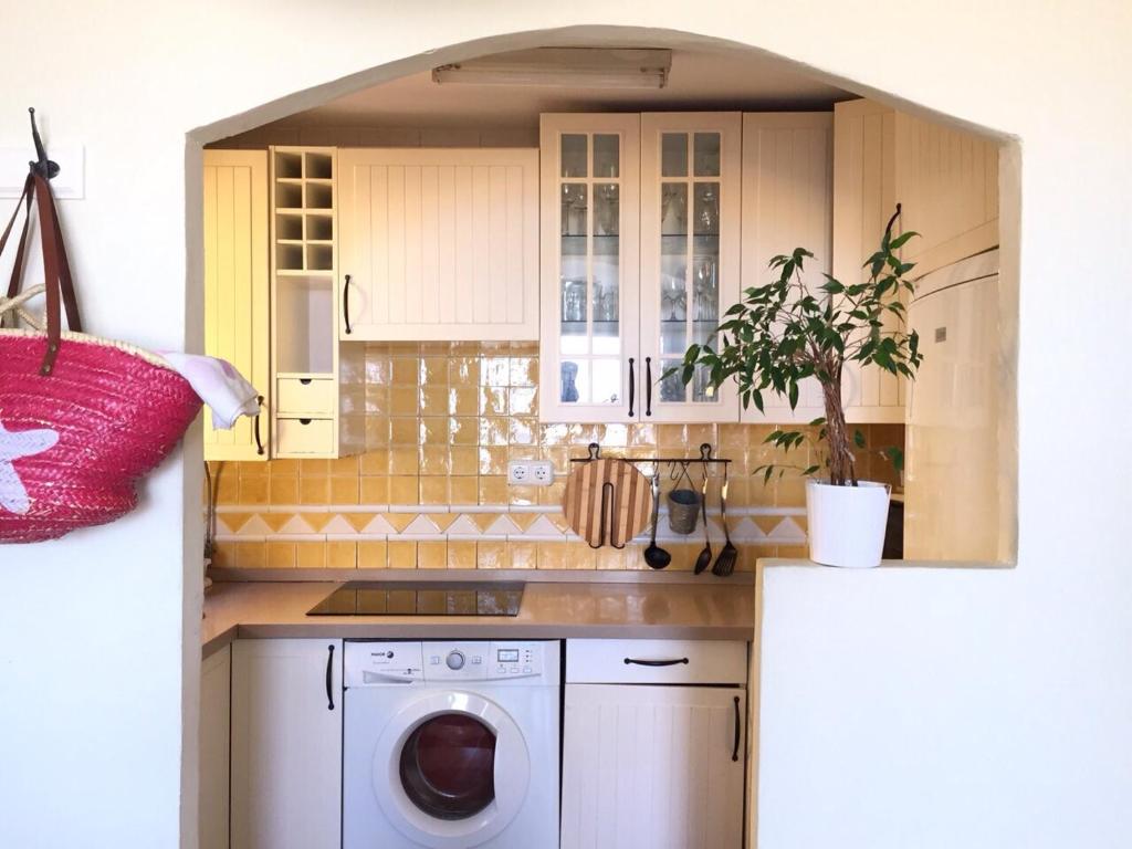 Tarifa Beach apartment with ocean views and pool 5