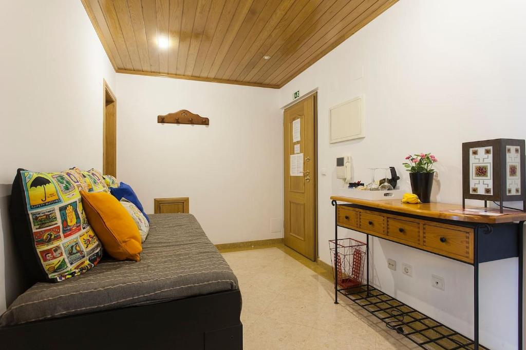 Sunny Green Terrace 8