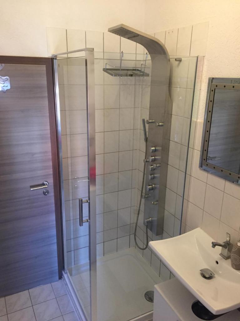Vorstadtperle 3