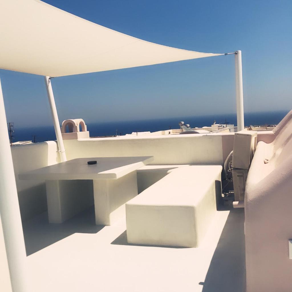 Santorini’s Diamond Houses 7