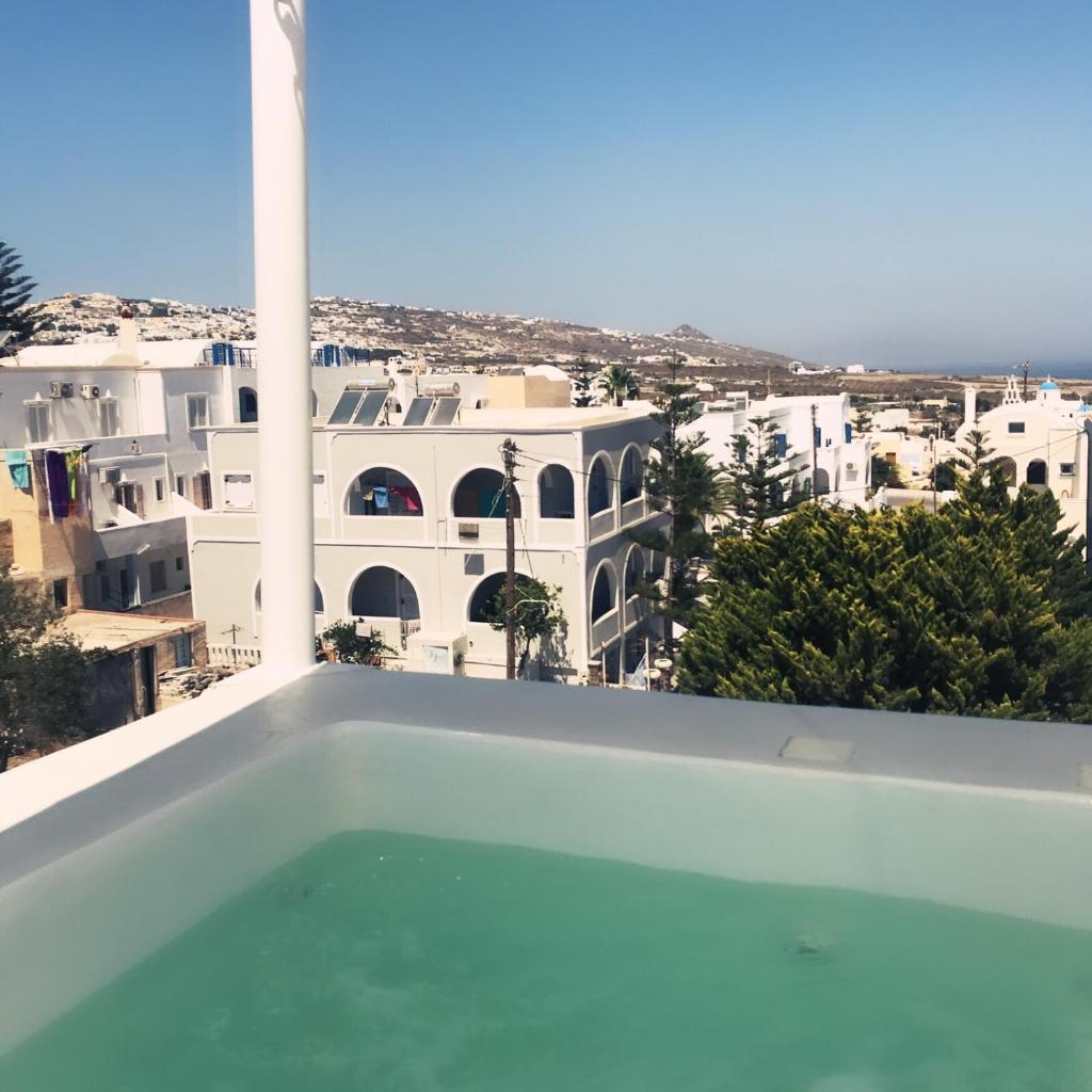Santorini’s Diamond Houses 2