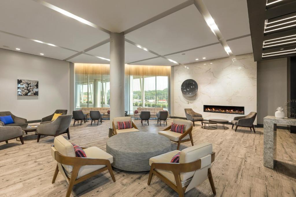The Summit Hotel Image