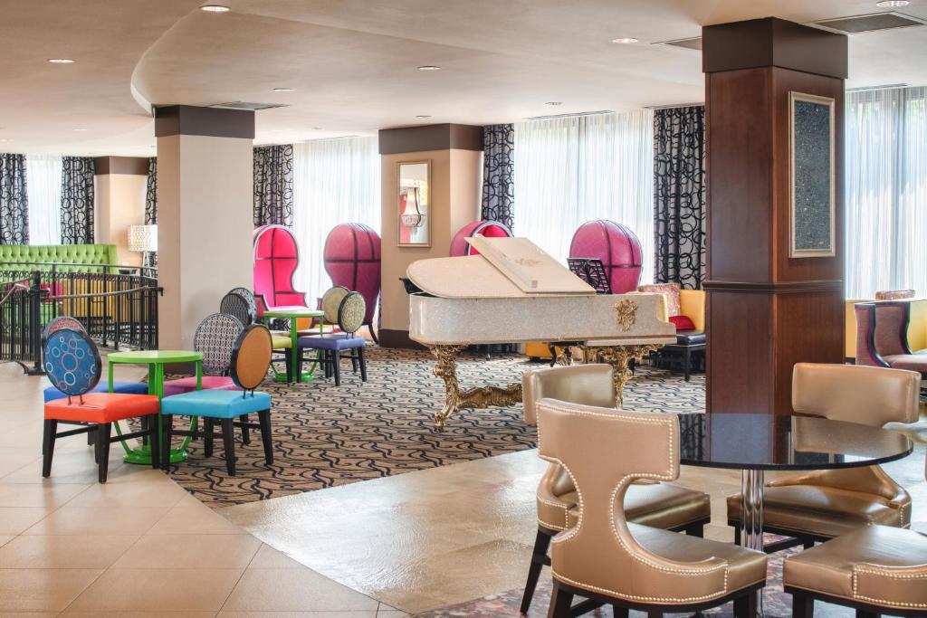 Staypineapple, The Maxwell Hotel, Seattle Center Seattle Image