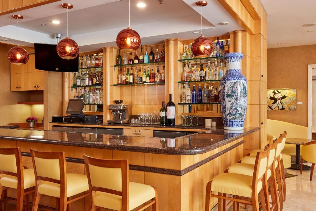 Orchard Hotel Image