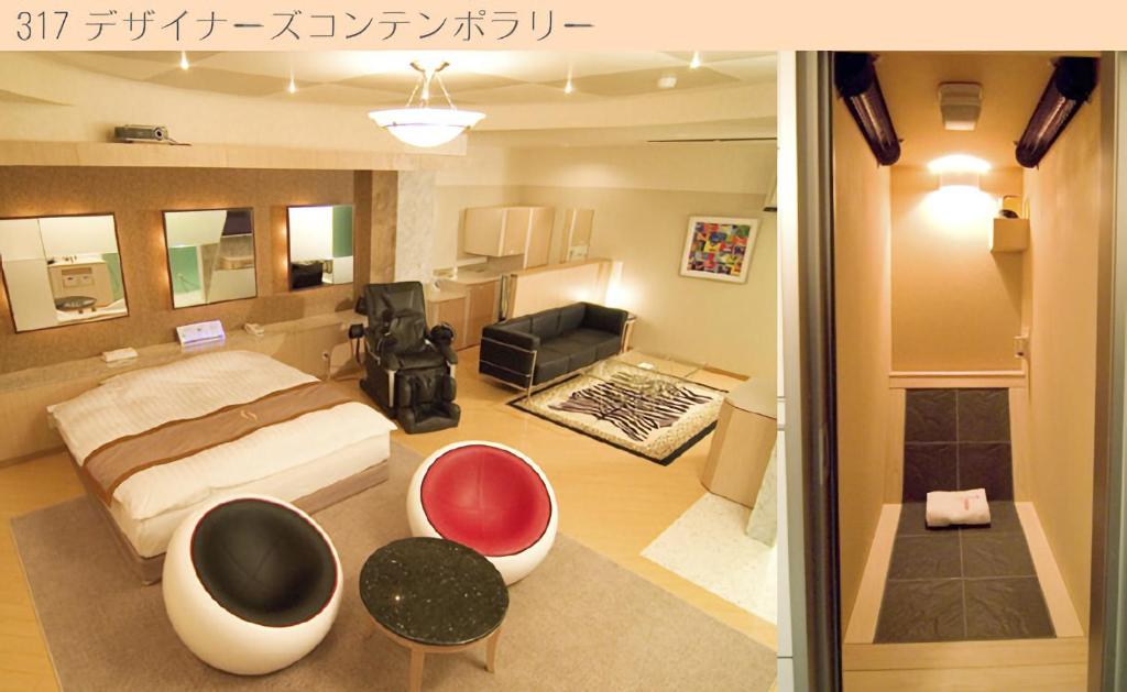 une chambre avec un lit et un salon dans l'établissement Hotel Very Matsusaka (Adult Only), à Matsuzaka