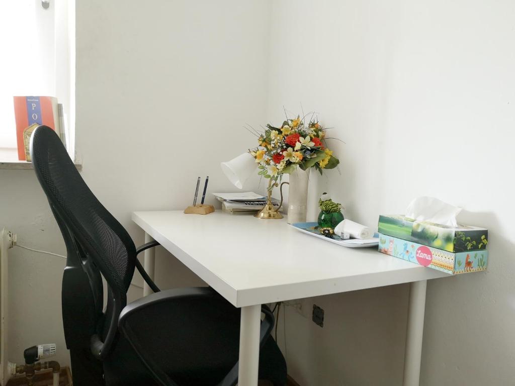 Business Apartment VAT Invoice Near Metro 8