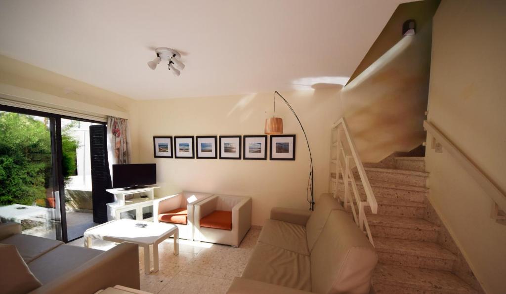 Christos beach house 5