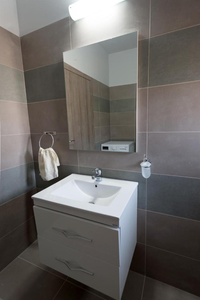 Rhodes Paulsia Cosy Apartments 6