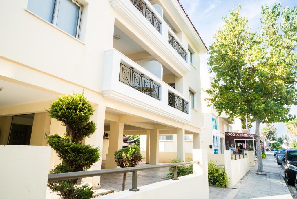 SUN JULZ Apartments on the Beach 5