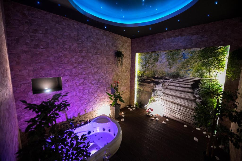 Apartament z jacuzzi Kraków 8