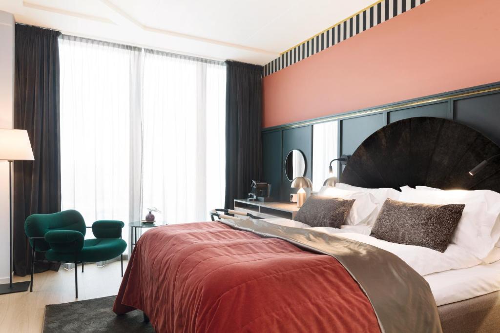 Elite Hotel Carolina Tower Image