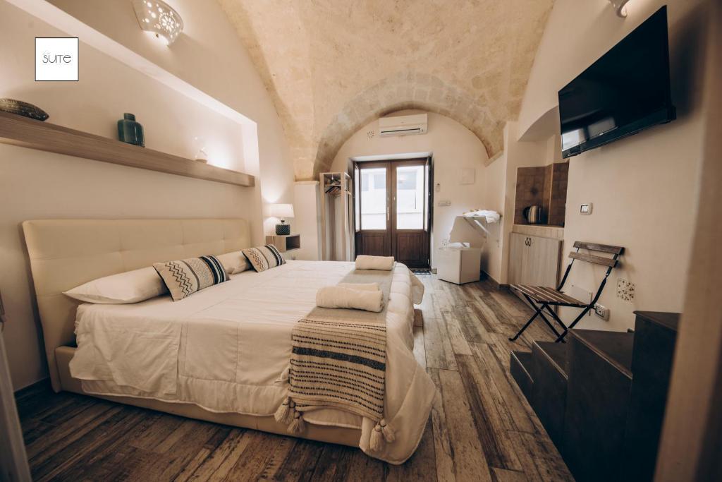 Le Suite Bed 5