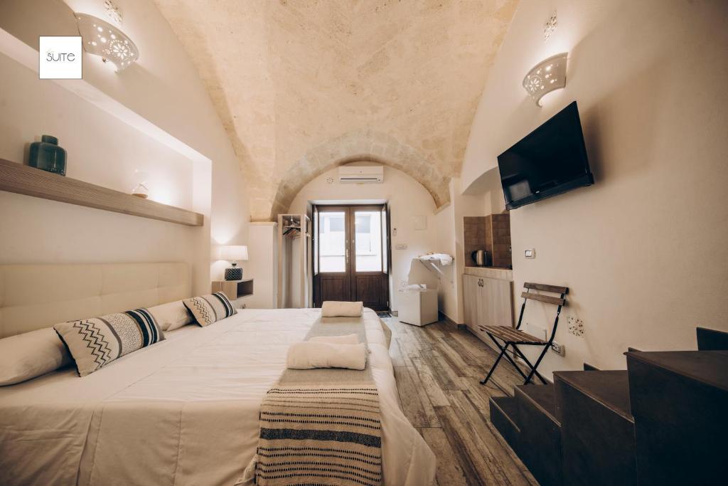 Le Suite Bed 7