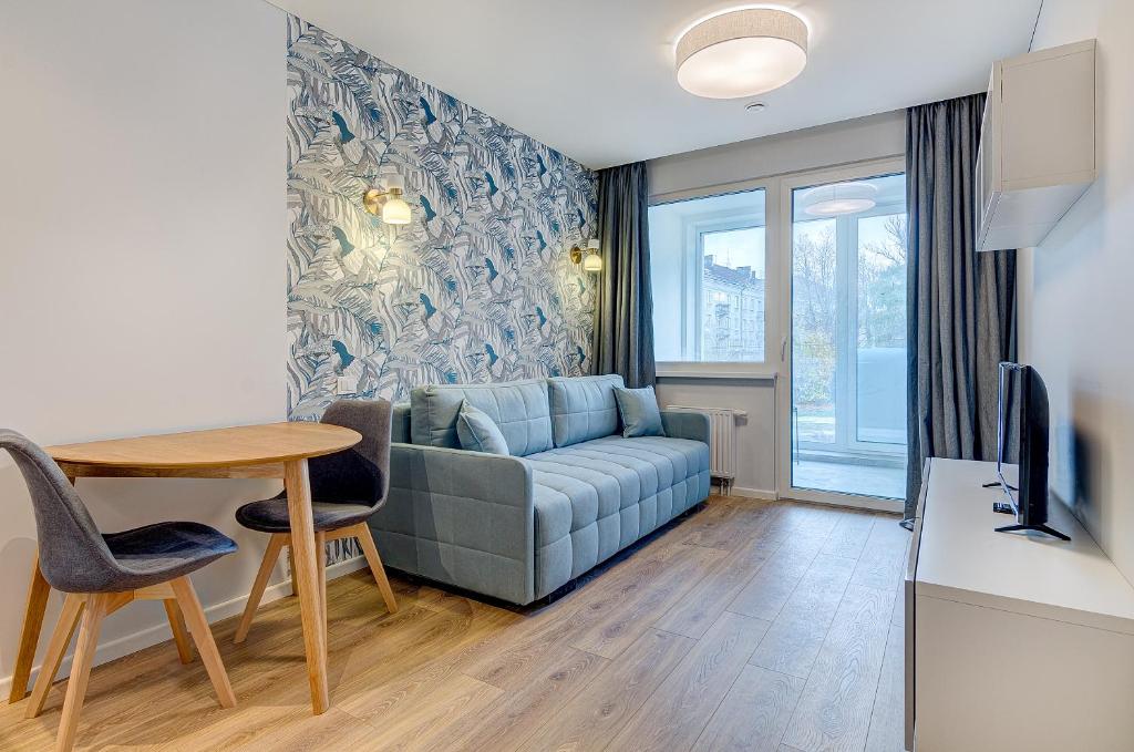 City Studio 1B in a great location 5