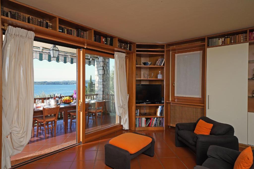 Photo de la galerie de l'établissement Villa Loredana, à Gardone Riviera 33 autres photos